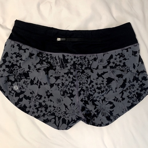 Lululemon speed up shorts - Picture 2 of 3